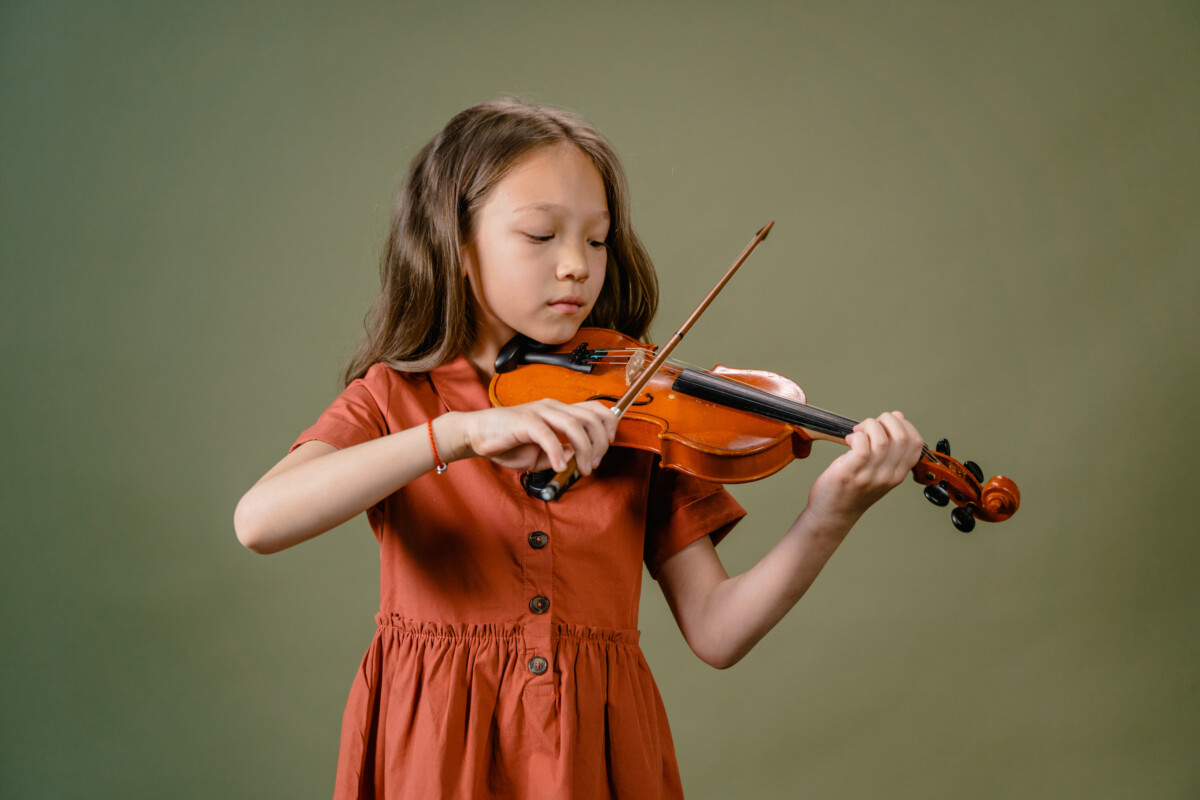 Violin Lessons at NiQo Music School in Dubendorf, Zurich